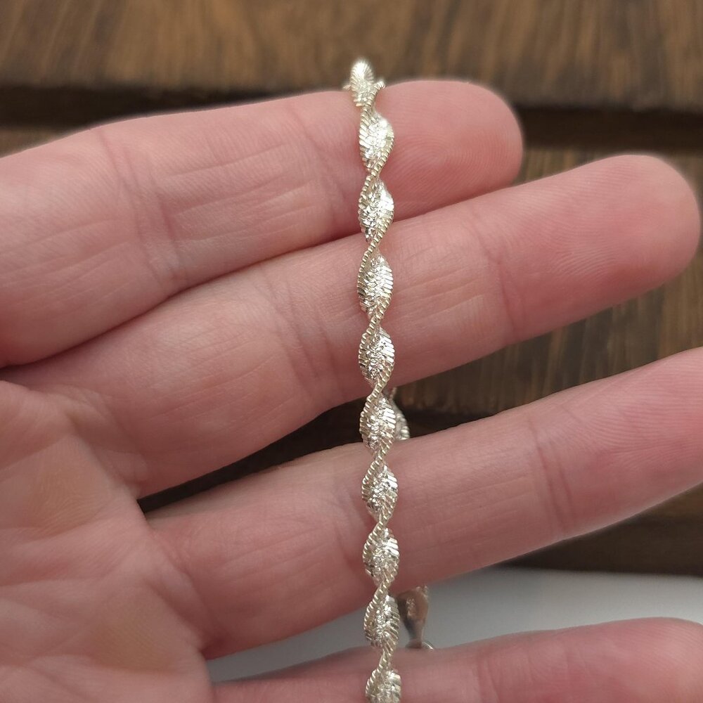 7 Inch Sterling Silver Bright Twisted Chain Bracelet A1133